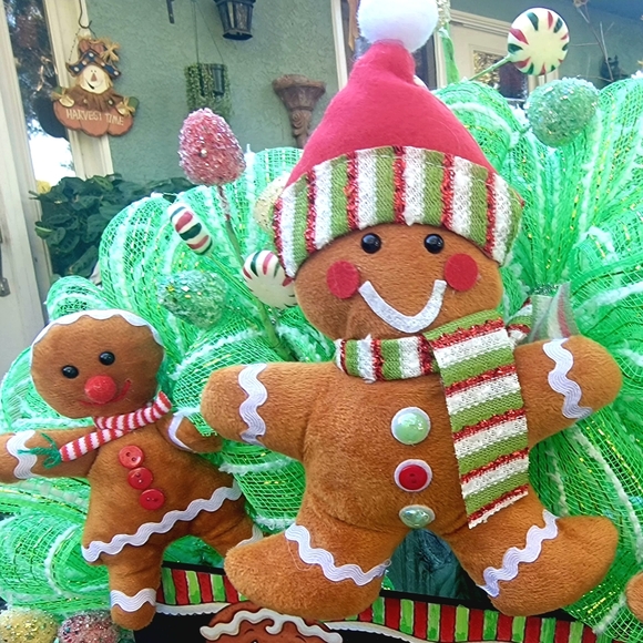 Christmas Gingerbread Cookie Wreath Deco Mesh Bow Gumdrops - Picture 8 of 11